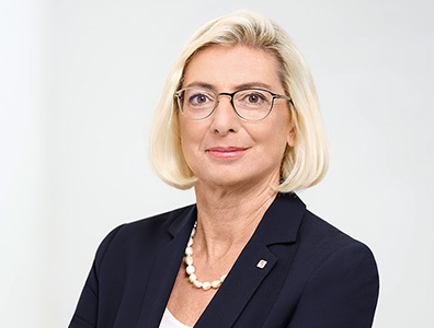 Prof. Elisabeth Stadler, Generaldirektorin, Vorstandsvorsitzende (Porträt) Prof. Elisabeth Stadler, Generaldirektorin, Vorstandsvorsitzende (Porträt)