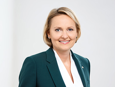 WP/StB Mag. Liane Hirner, CFO (Porträt)